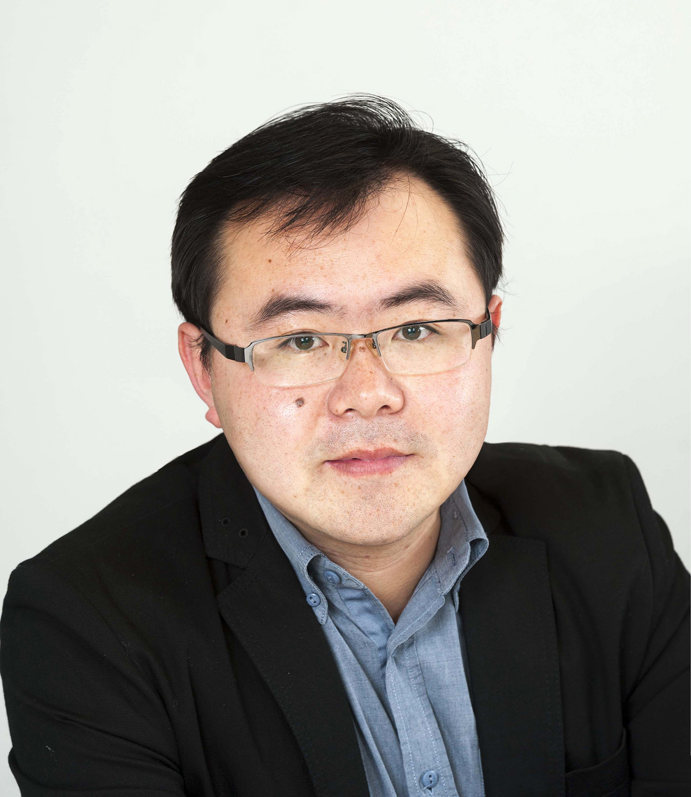 Photo of Professor Luning Liu