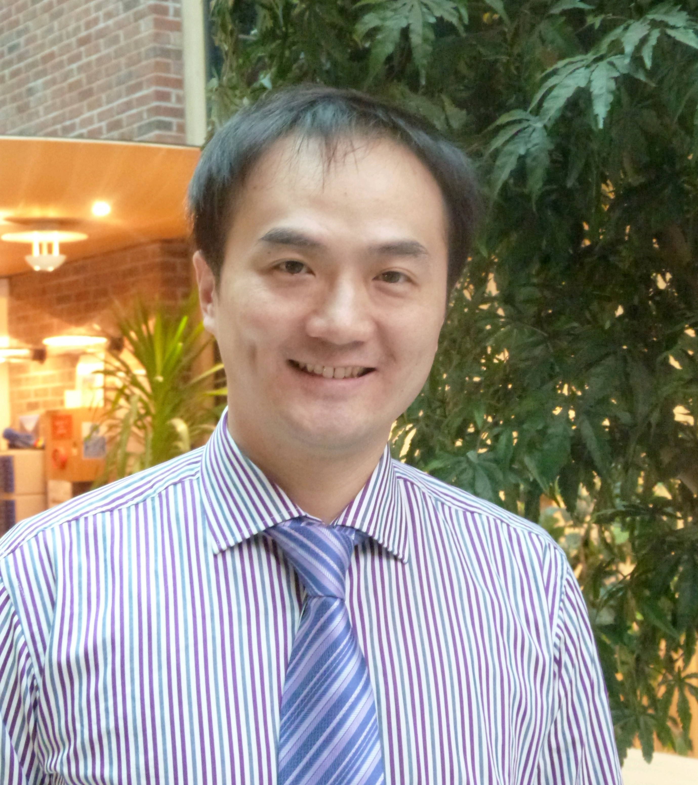 Photo of Dr Ruijun Bu